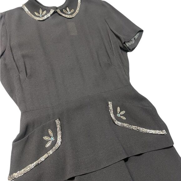 Babs Junior 1940s True Vintage Black Crepe Peplum Dress with Beaded Trimming - Picture 6 of 16